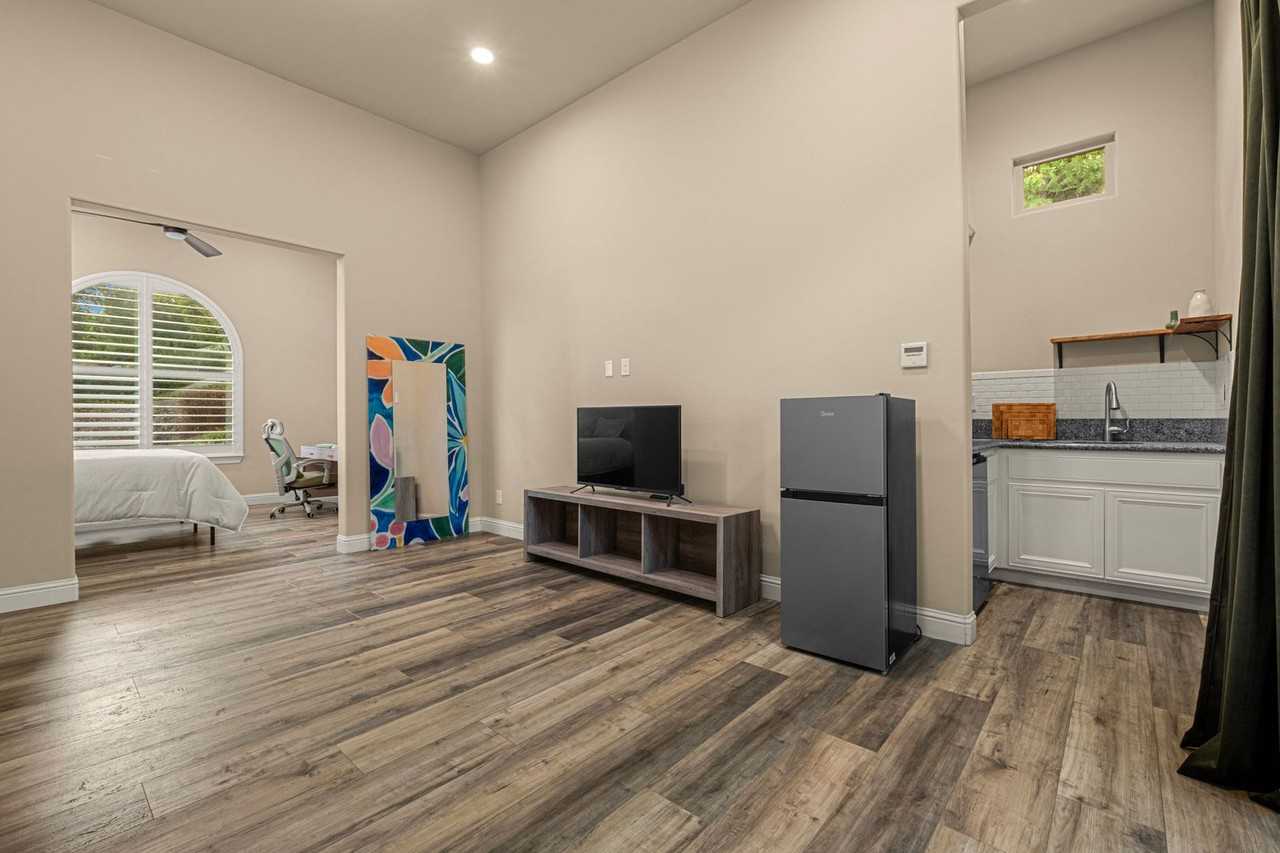 4001 Reni Ct - Photo 3 of 17