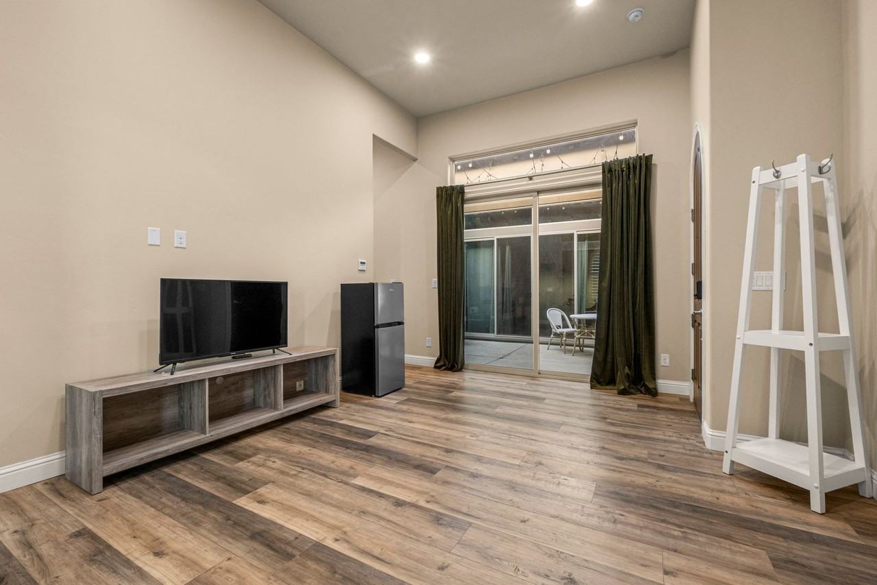 4001 Reni Ct - Photo 7 of 17