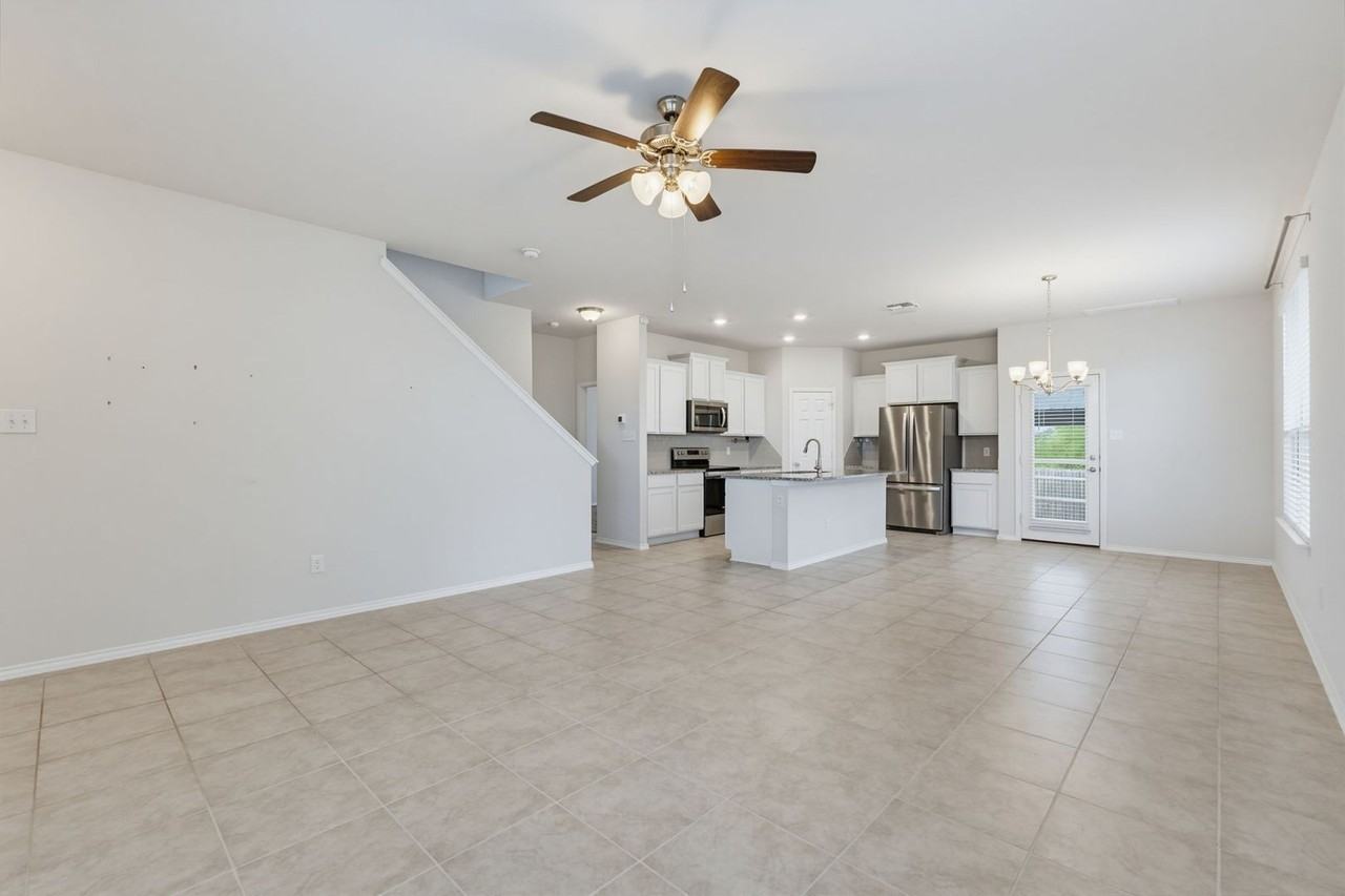 2044 Mallard Ct - Photo 5 of 24
