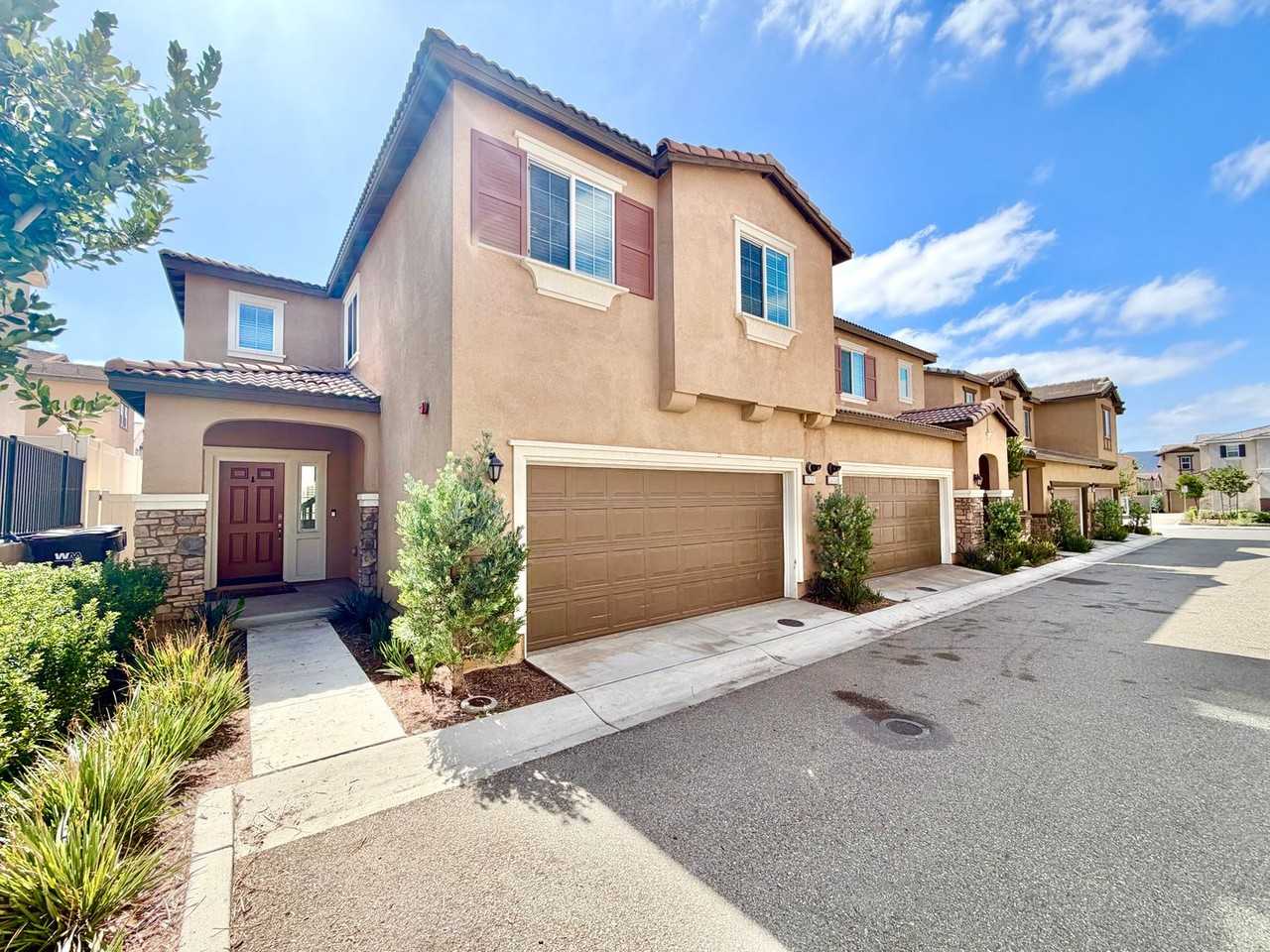 24242 Hazelnut Ave - Photo 3 of 50