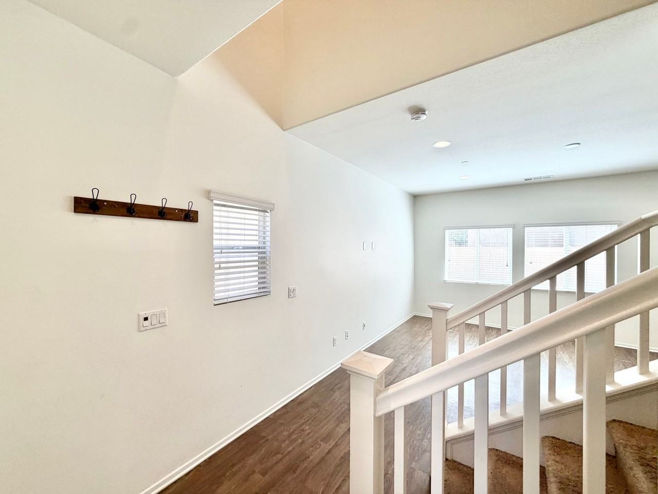 24242 Hazelnut Ave - Photo 7 of 50