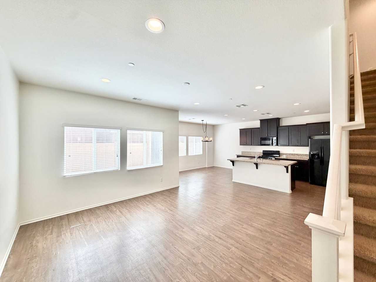 24242 Hazelnut Ave - Photo 7 of 50