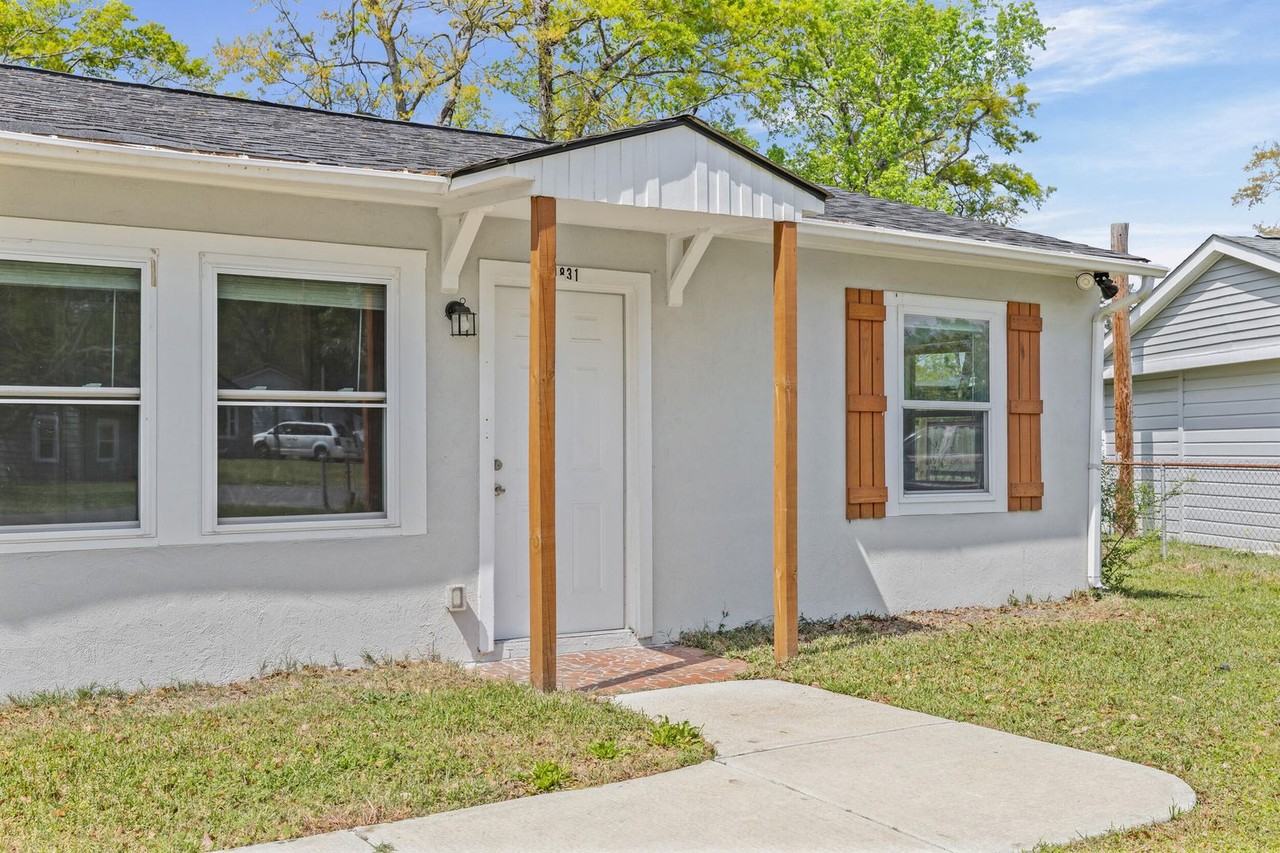 1831 Catalina Dr - Photo 4 of 26
