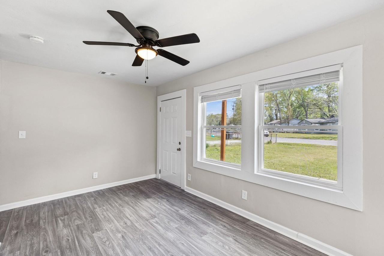 1831 Catalina Dr - Photo 6 of 26
