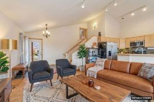 featured image of 594 Parkview Dr