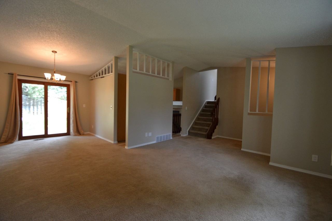5080 Harvest Rd - Photo 3 of 19
