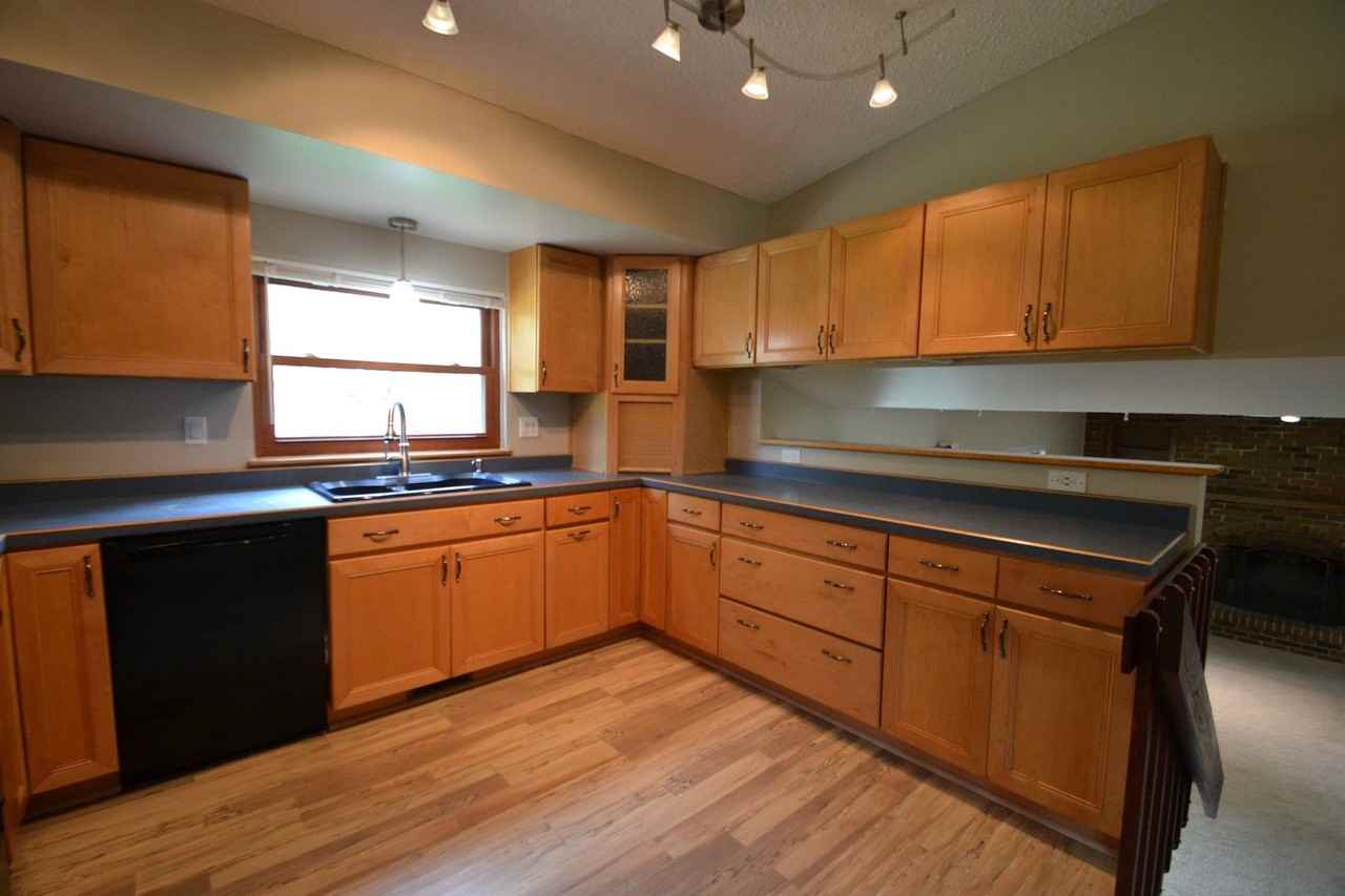 5080 Harvest Rd - Photo 5 of 19