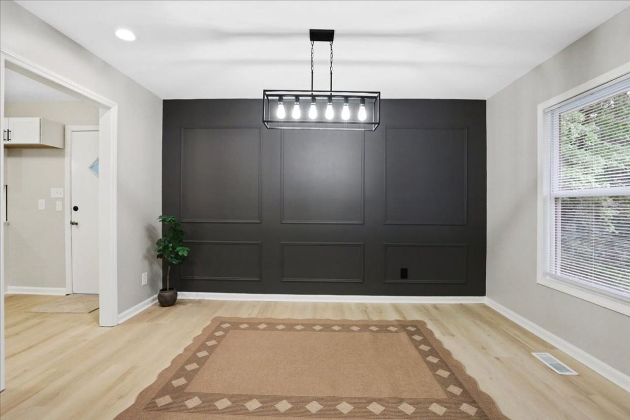 1017 Gaston Ave - Photo 4 of 42