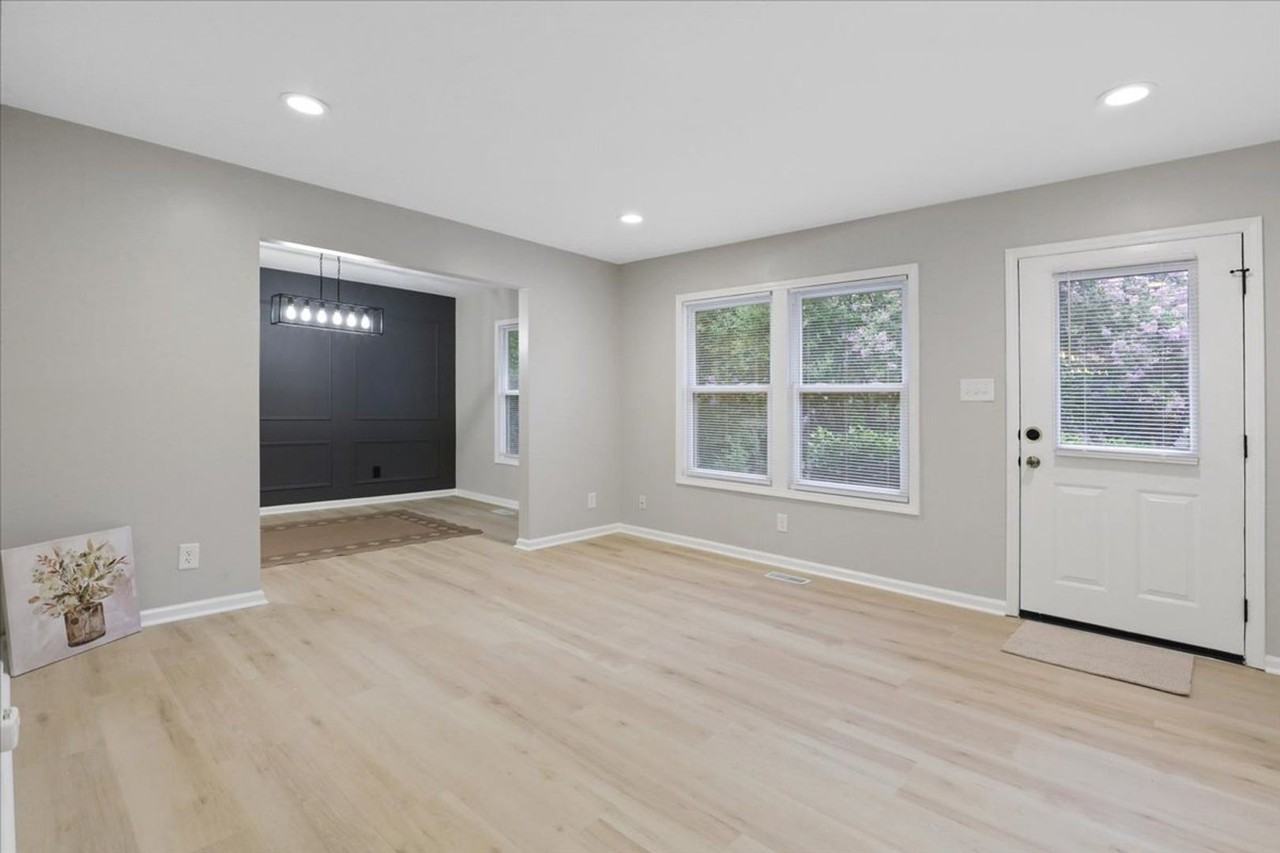 1017 Gaston Ave - Photo 7 of 42