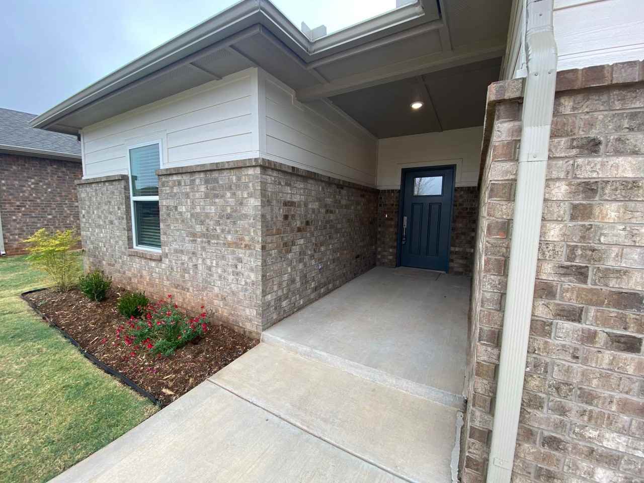 1928 Sara Vista Dr - Photo 3 of 40