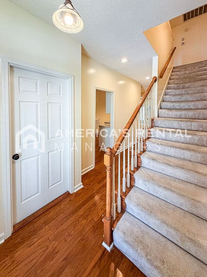1713 Savannah Park - Photo 7 of 50