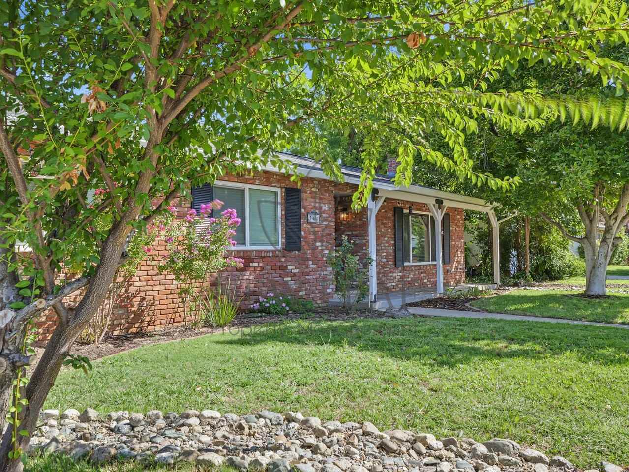 564 Estate St - Photo 2 of 29
