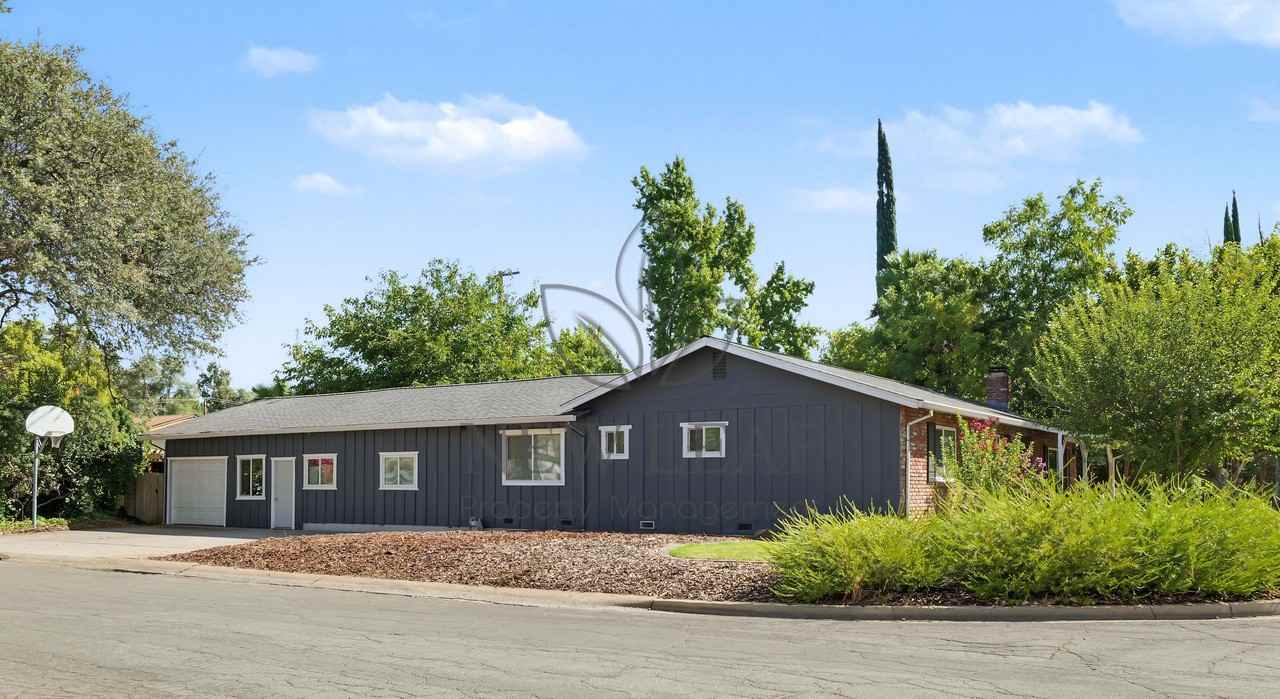 564 Estate St - Photo 3 of 29