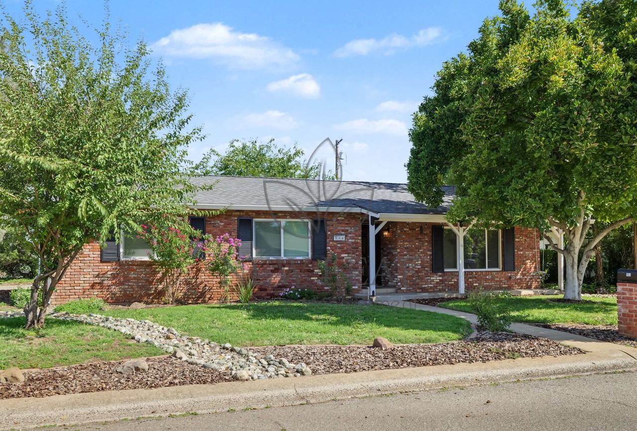 564 Estate St - Photo 4 of 29