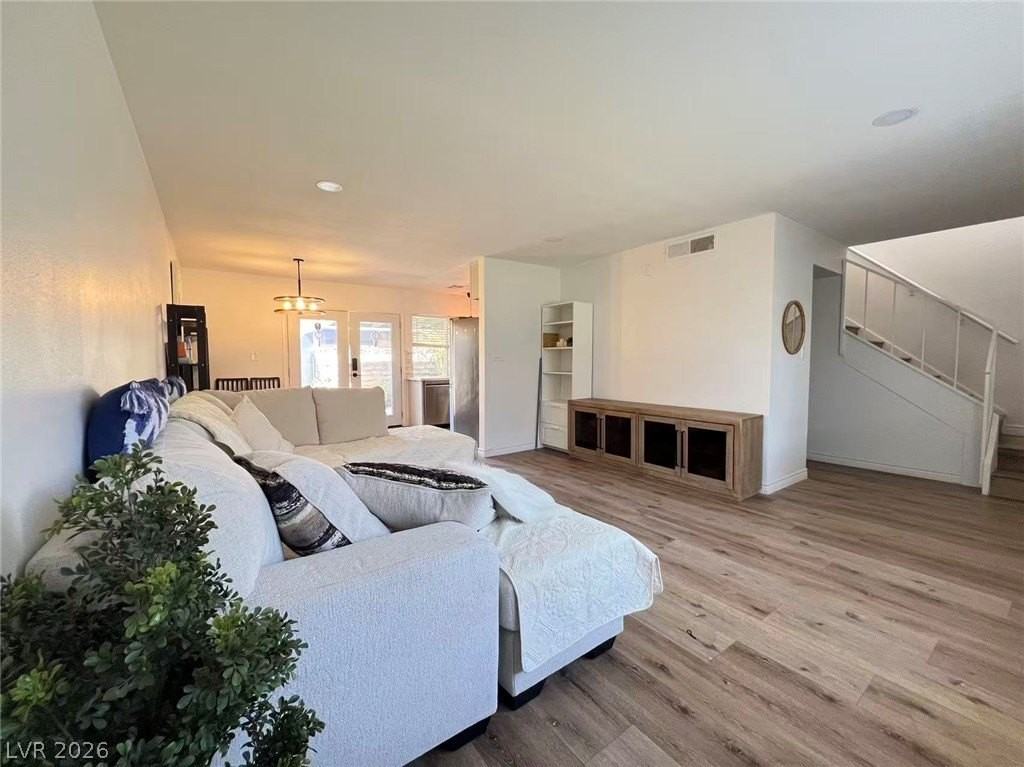 6223 Meadow View Ln - Photo 4 of 22