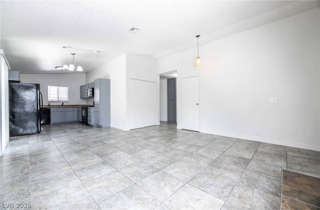 7420 Lattimore Dr - Photo 3 of 18