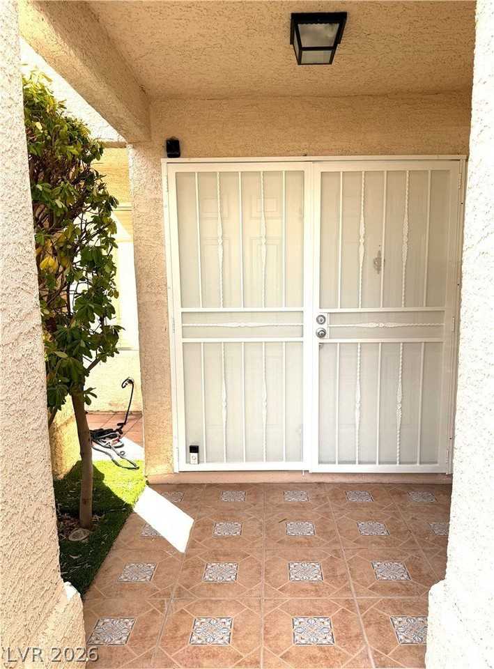 433 Jubilation Dr - Photo 3 of 43