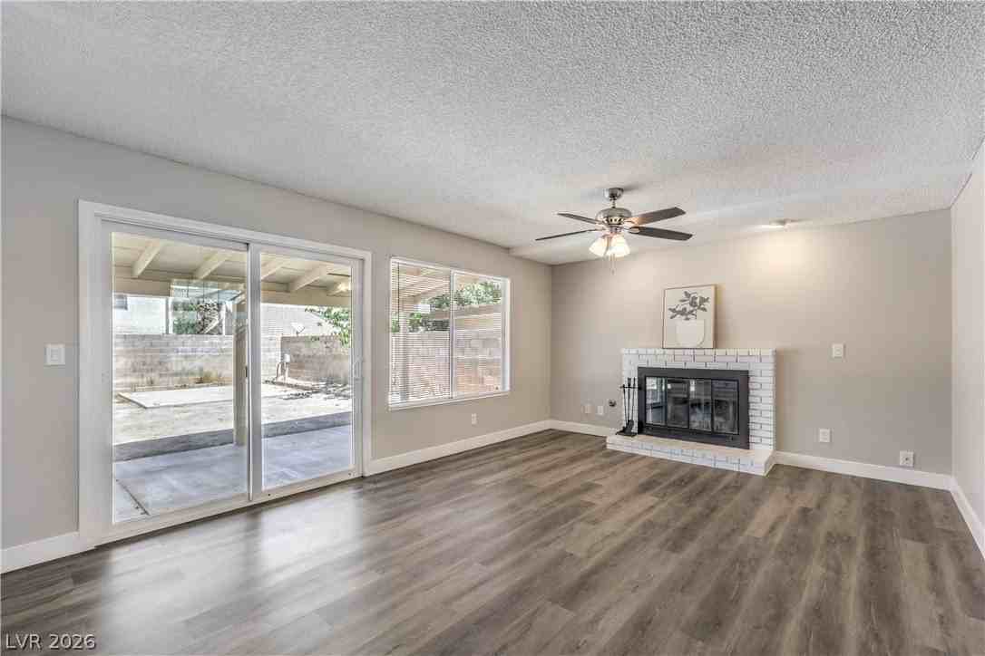 8408 Dunphy Ct - Photo 6 of 31