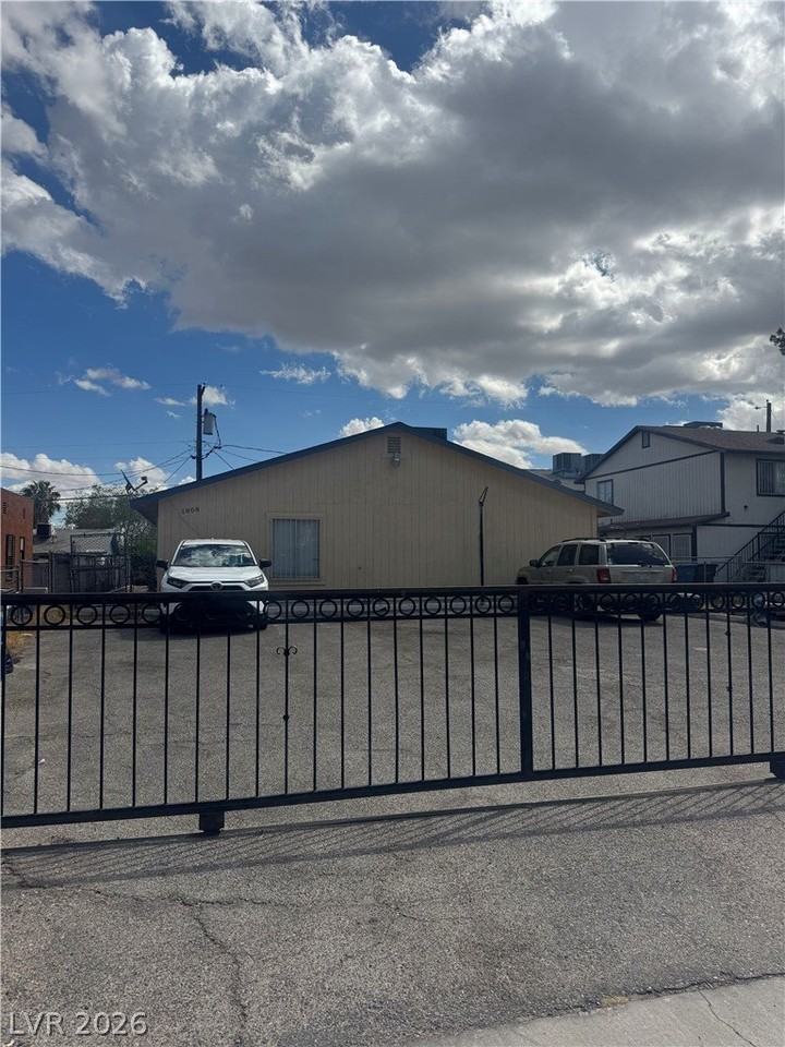 1808 Goldfield St #A - Photo 2 of 17