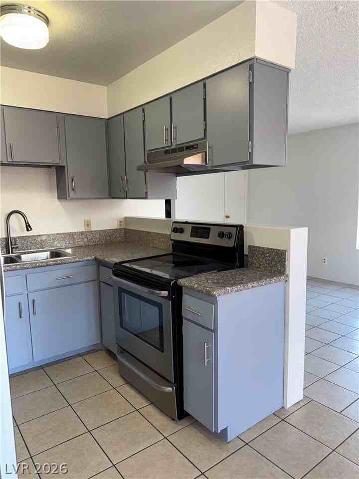 1808 Goldfield St #A - Photo 7 of 17