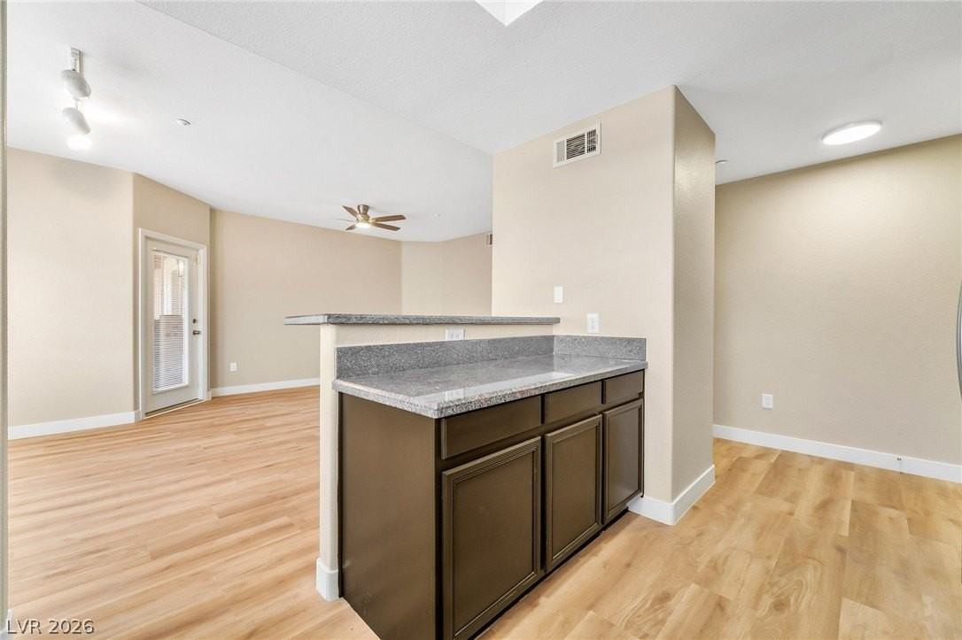 830 Carnegie St #1622 - Photo 7 of 21