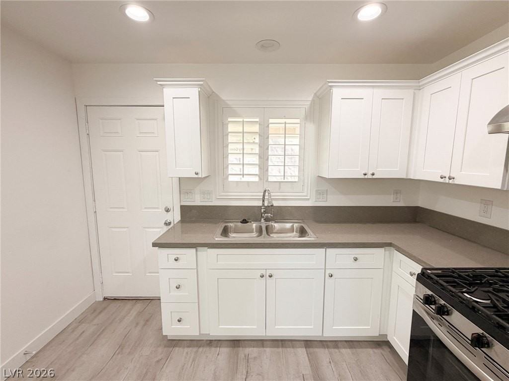 1312 E Brooks Ave - Photo 3 of 30