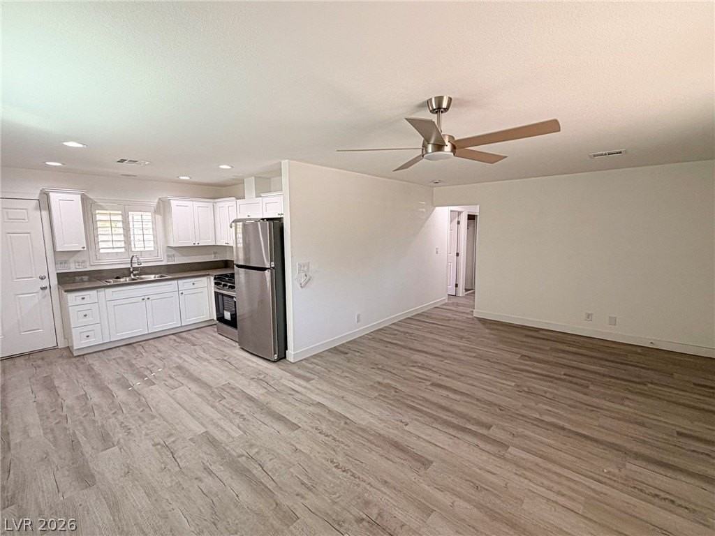 1312 E Brooks Ave - Photo 4 of 30
