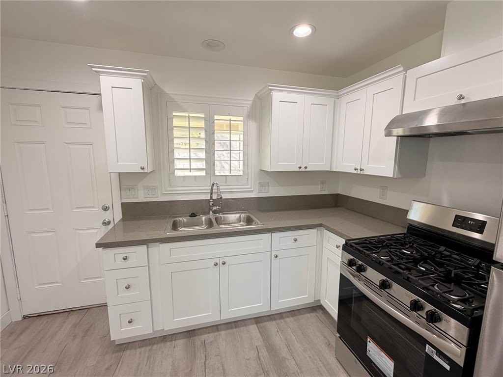 1312 E Brooks Ave - Photo 5 of 30