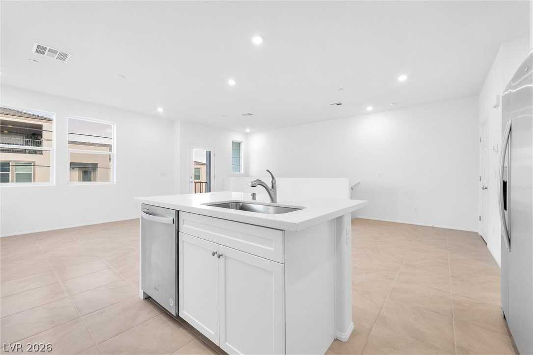 6168 Garden Crest St - Photo 7 of 26