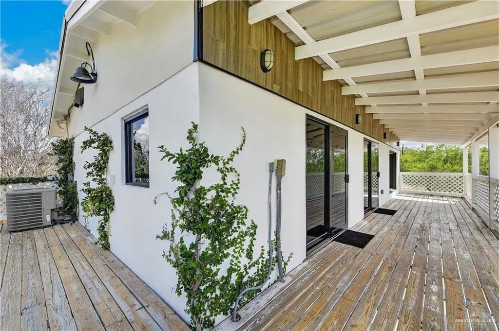 12303 Lakeview Dr #B - Photo 4 of 21