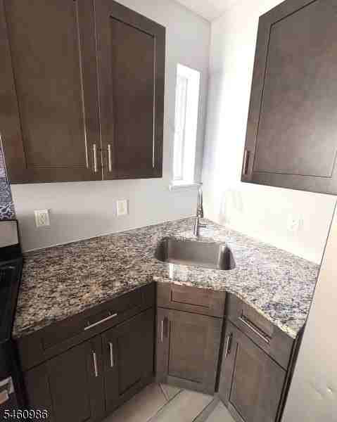 201 Marshall St #5 - Photo 4 of 24