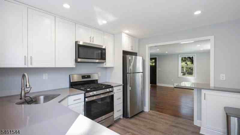 7 Hill St - Photo 5 of 28