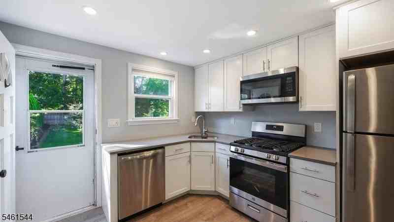 7 Hill St - Photo 6 of 28