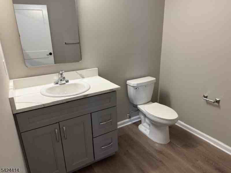 237 Main St - Photo 7 of 11