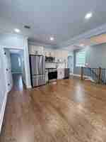 featured image of 8 Essex St