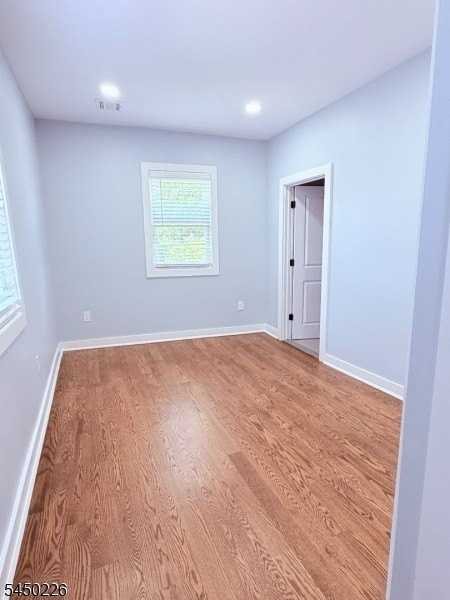 8 Essex St - Photo 3 of 9
