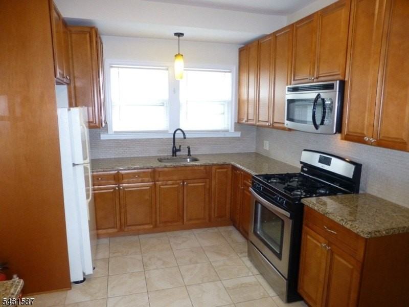 521 Summit Ave - Photo 7 of 16