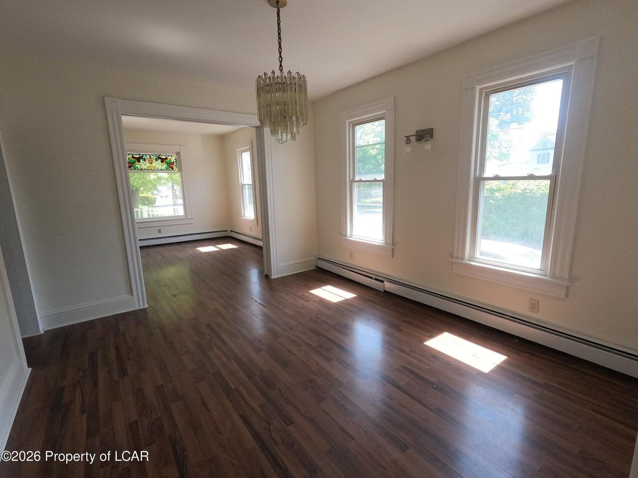 608 Wyoming Ave - Photo 2 of 8