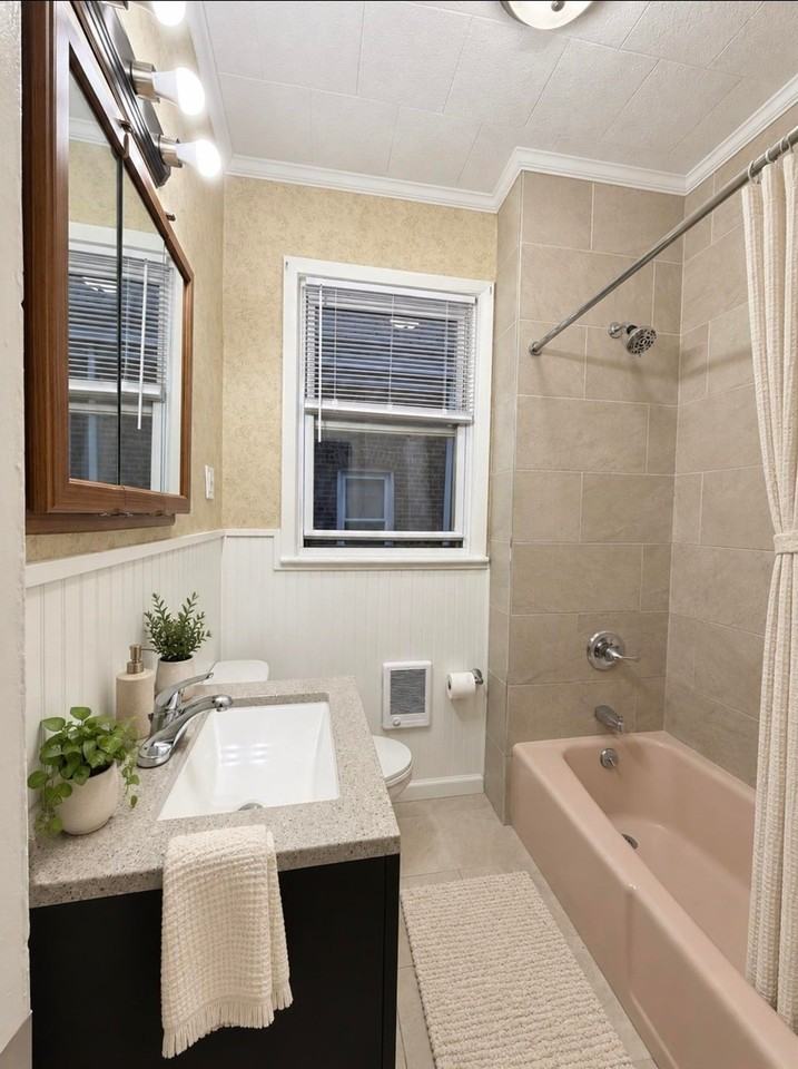 143 W 30th St #2 - Photo 7 of 10