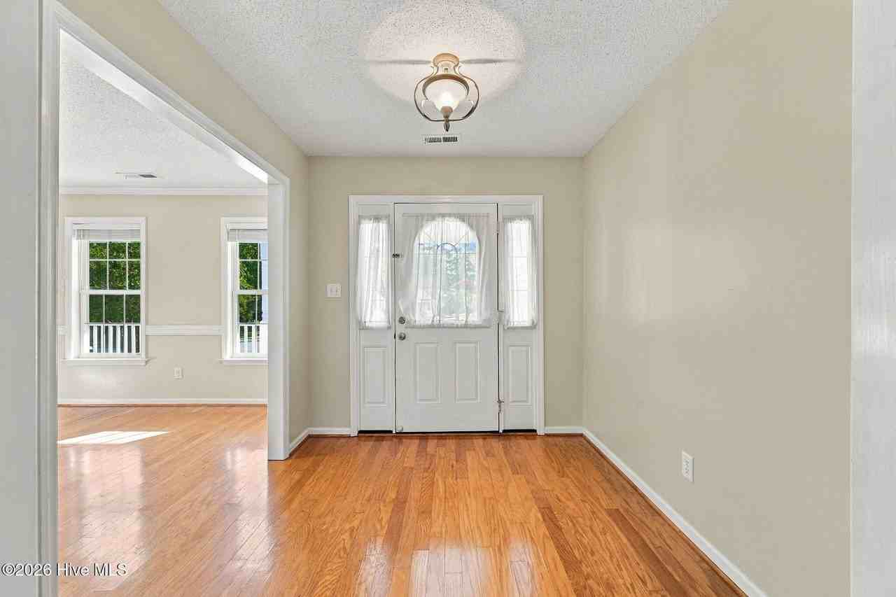 337 Foster Creek Rd - Photo 3 of 31