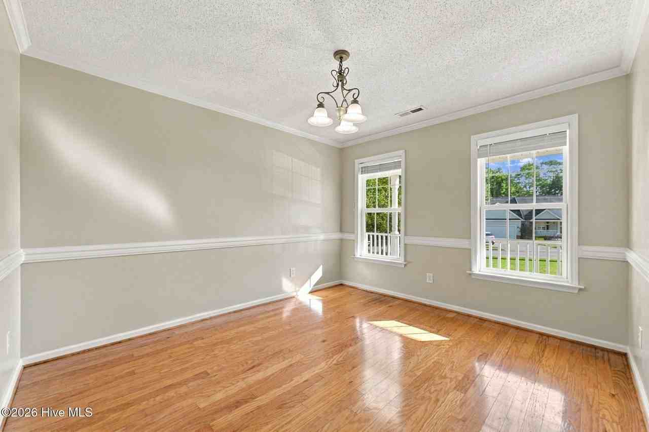 337 Foster Creek Rd - Photo 4 of 31