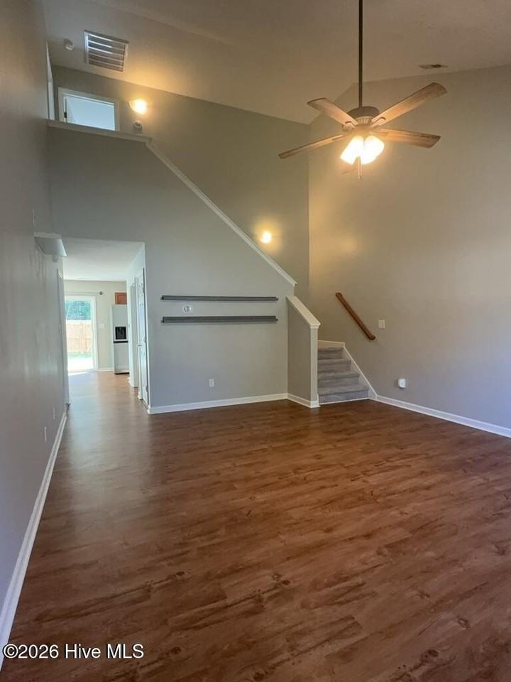 160 Kelly Cir - Photo 2 of 16