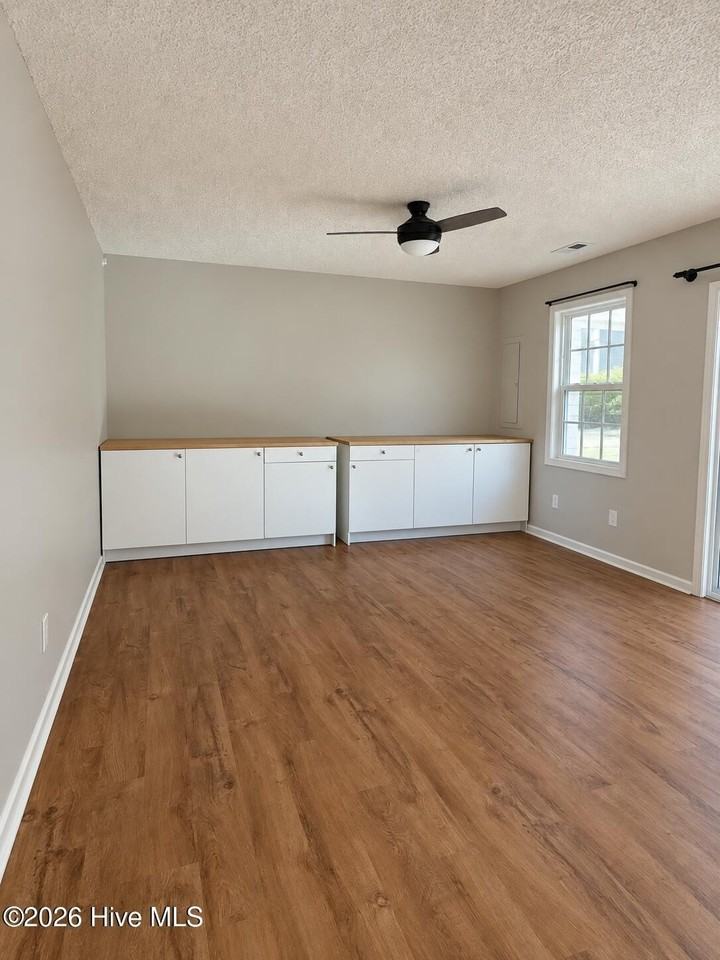 160 Kelly Cir - Photo 5 of 16