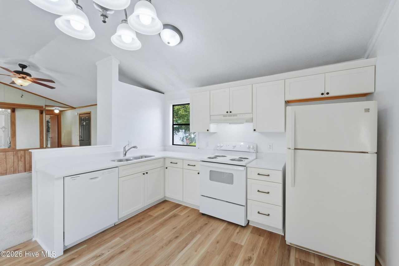 125 Seashore Dr - Photo 6 of 21