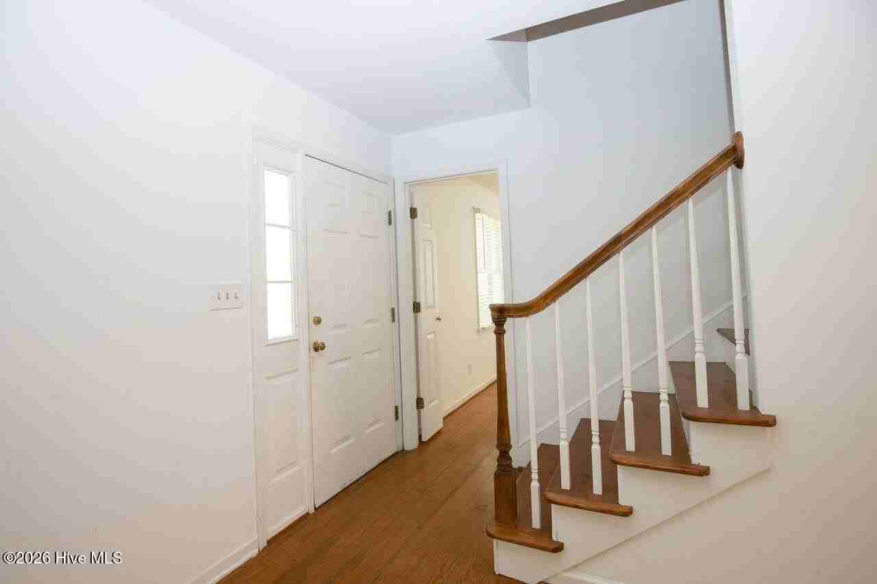 360 Spring Lake Dr - Photo 3 of 40