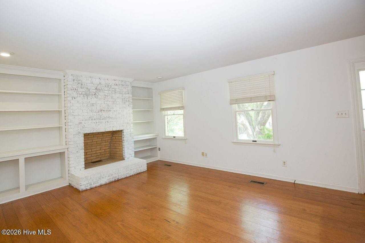 360 Spring Lake Dr - Photo 5 of 40