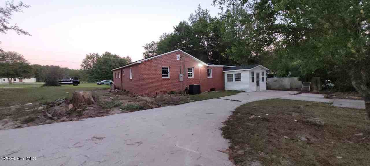 4433 Columbia Hwy N - Photo 3 of 15