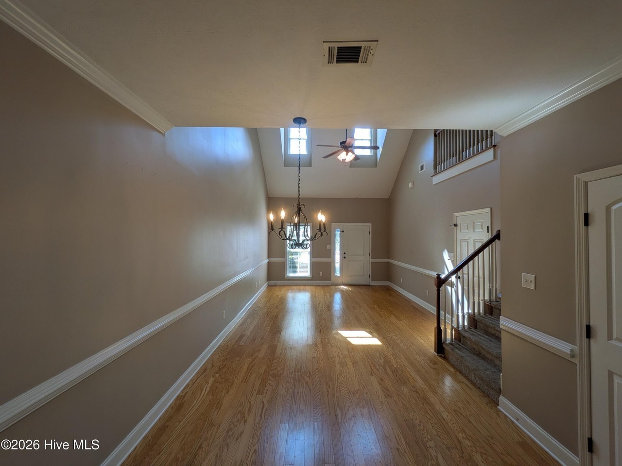 315 Buxton Ln - Photo 2 of 16
