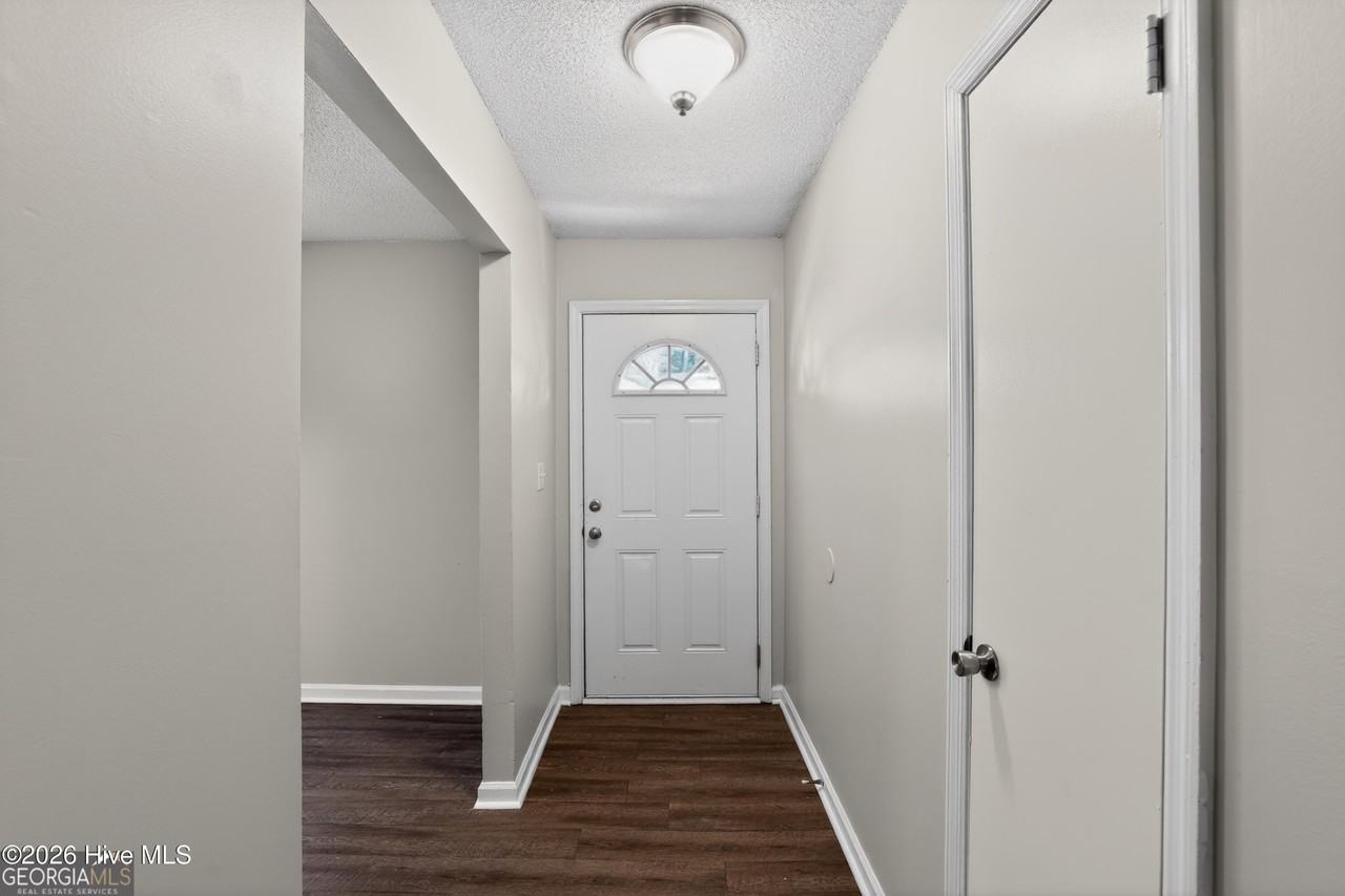3016 Mistletoe Ave - Photo 2 of 26