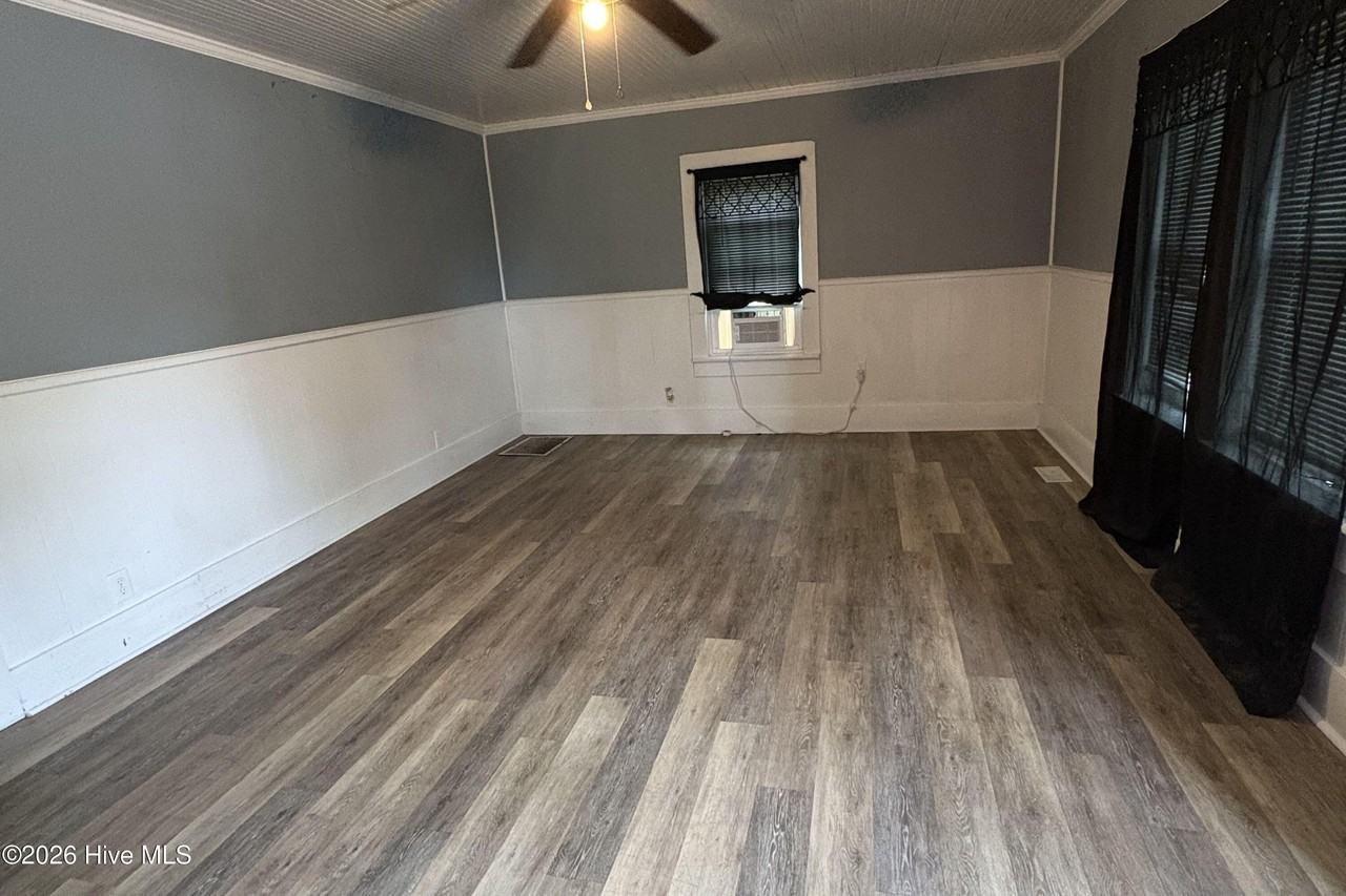 51 Oak Street - Photo 2 of 17